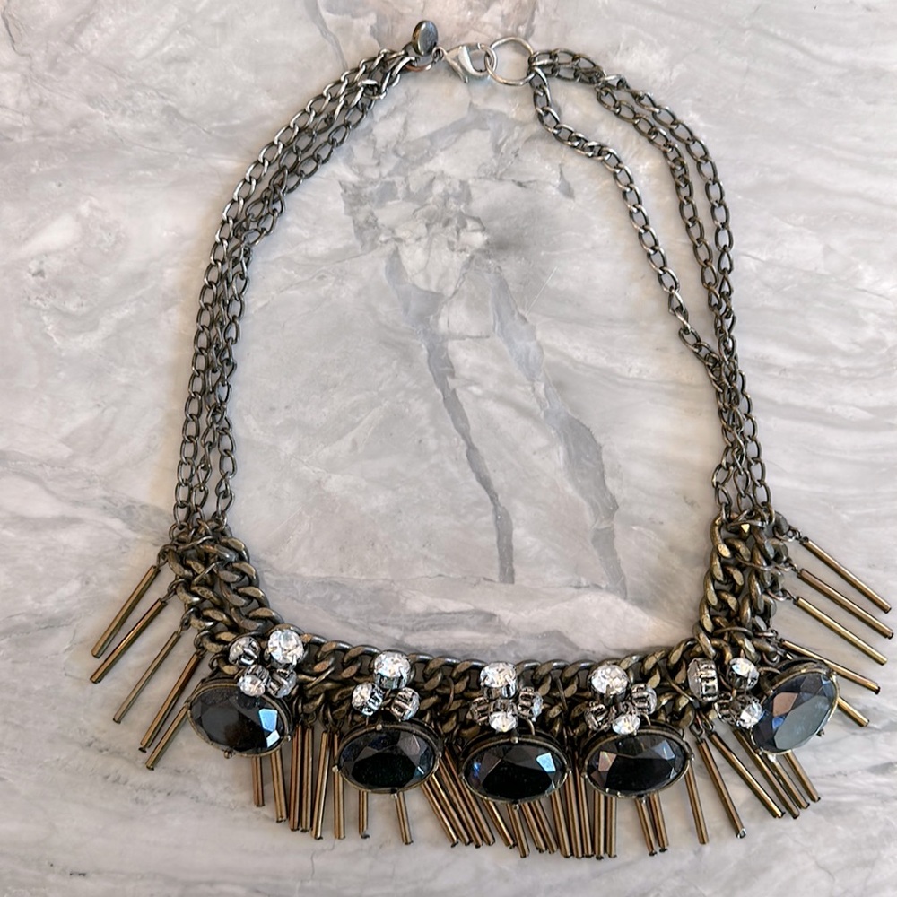 Art deco style statement necklace… like new!